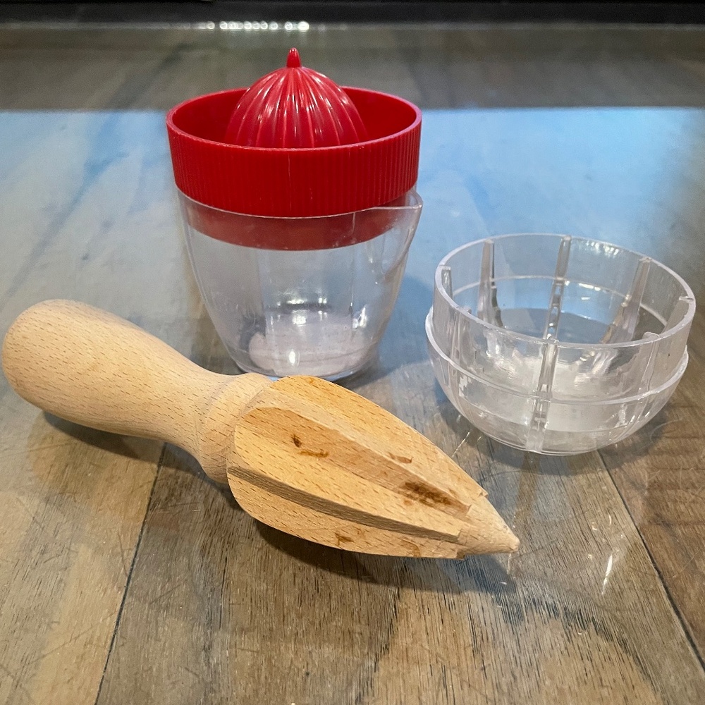 2-Piece Mixed Set of Juicers
